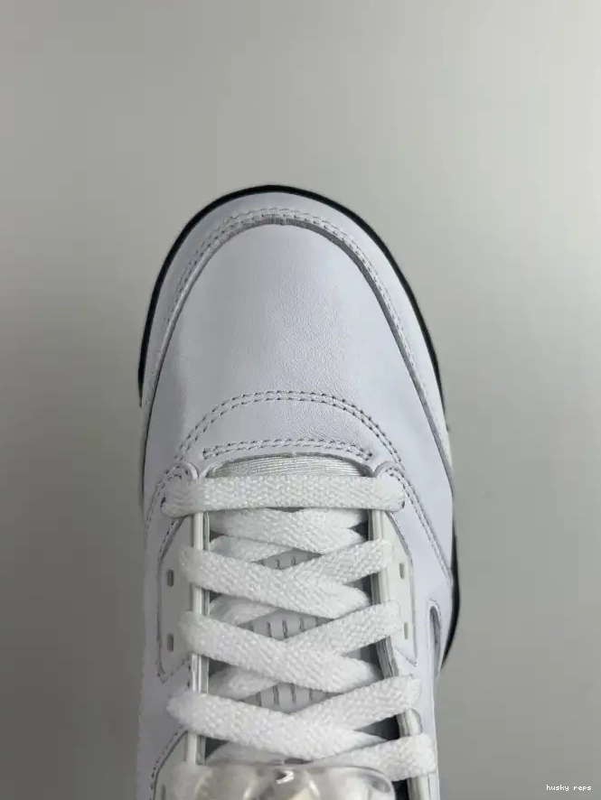 Rep Husky DD0587-110 'WHITE RETRO 5 BLACK' JORDAN AIR 0501